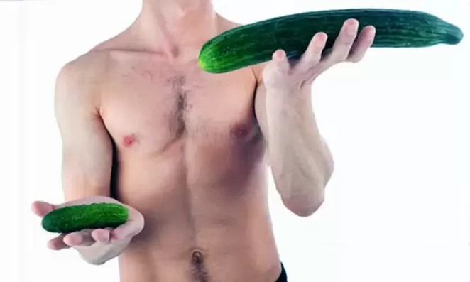 tamaño do pene pequeno e grande usando pepinos como exemplo