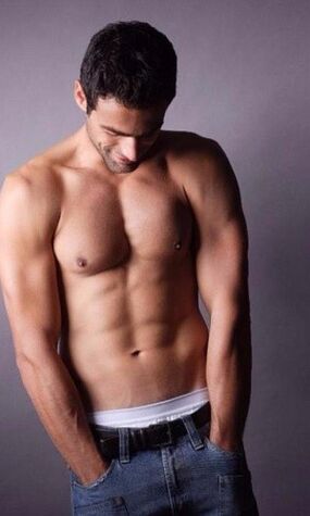 torso masculino guapo